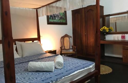 Wayikkal Hotel | Aloy's Residence