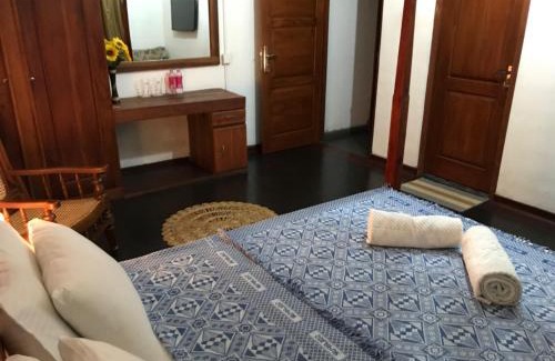 Wayikkal Hotel | Aloy's Residence