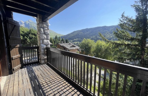 La Clusaz Apartment | Alpée 4 - Apartment in chalet for 6 people 2*