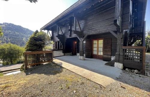 La Clusaz Apartment | Alpée 4 - Apartment in chalet for 6 people 2*