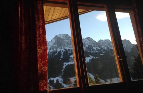 Rougemont Ski Chalet | Alp Sunrise - Top View Cozy Chalet