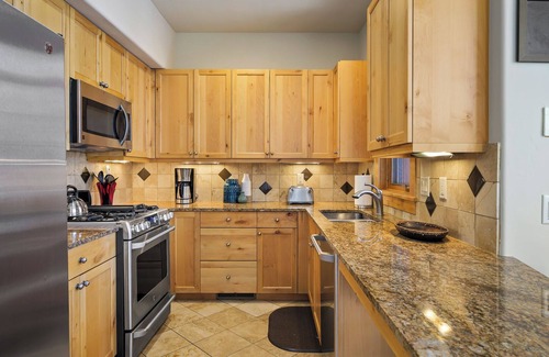 Downtown Steamboat Springs House | Alpen Glow Row House 4 | Air Conditioning | Downtown Steamboat