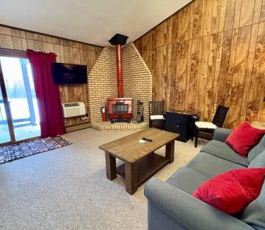 Bessemer Villa | Alpen Villa Escape at Powderhorn Mountain