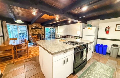 Upson Ski Chalet | Alpenhaus Lower Summa