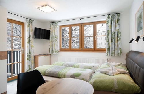 Ried im Oberinntal Apartment | Alpenrose - Stadlchalet