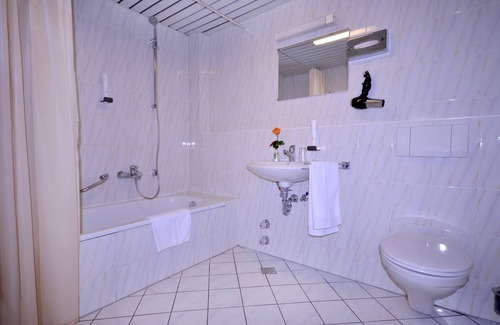 Dietzenbach Hotel | Alpha Hotel Garni