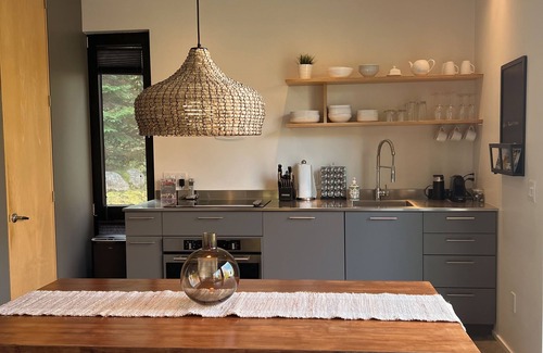 Lac Superieur Village Cabin | Alpin Lodge Mont Tremblant Region -SAUNA & SPA -Sleeps 5 guests
