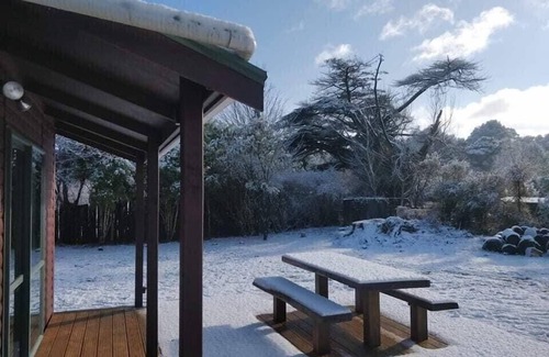 Ohakune House | Alpine Bach with spa and separate games room.