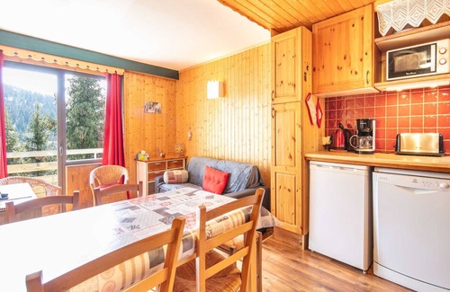 Chamrousse Apartment | Alpine Comfort with Balcony Views