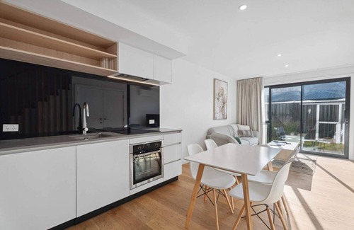 Albert Town Apartment | Alpine Escape Apartment