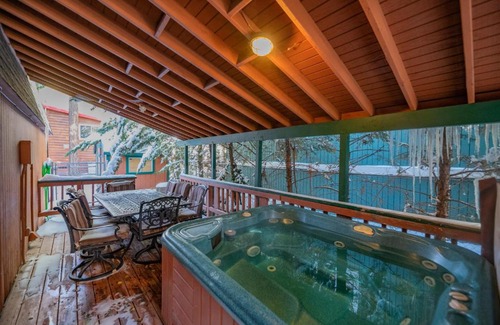 Moonridge House | Alpine Escape by Big Bear Cool Cabins