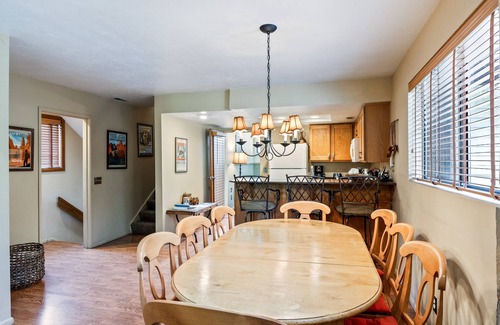 Park City House | Alpine Escape: Sleeps 8, 3BR Townhouse, Pools & Hot Tubs, 8-Min Walk to Lifts, Fireplace