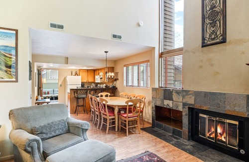 Park City House | Alpine Escape: Sleeps 8, 3BR Townhouse, Pools & Hot Tubs, 8-Min Walk to Lifts, Fireplace