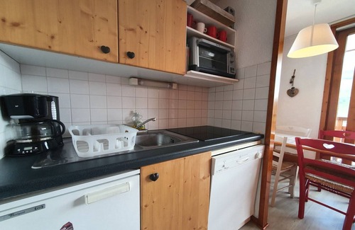 Les Deux Alpes Apartment | Alpine Escape with Terrace