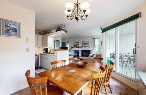 Warren Apartment | Alpine escape with 3 pools, hot tub, tennis & gym - fireplace, balcony & W/D