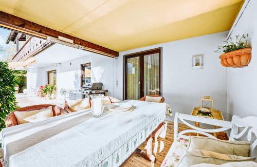 Garmisch-Partenkirchen Apartment | Alpine Garden Suite