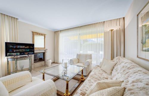 Garmisch-Partenkirchen Apartment | Alpine Garden Suite