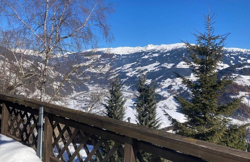 Hippach House | Alpine hut with a terrace and views