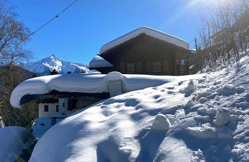 Hippach House | Alpine hut with a terrace and views