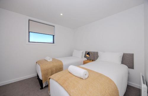 Albert Town Apartment | Alpine Junction Townhouse Apartments, Lodge & Hotel