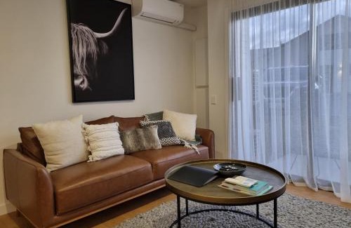 Albert Town Apartment | Alpine Junction Townhouse Apartments, Lodge & Hotel