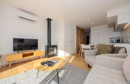 Albert Town Apartment | Alpine Junction Townhouse Apartments, Lodge & Hotel
