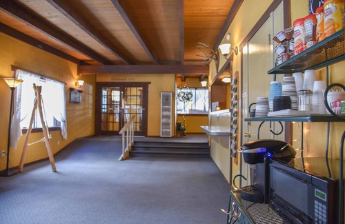 Red River Cabin | Alpine Lodge