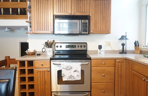 Campton House | Alpine Retreat 1000' from amenities