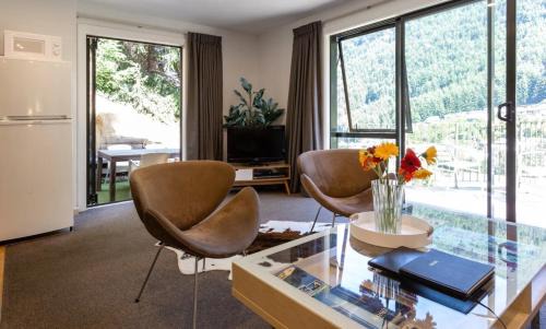 Sunshine Bay Apartment | Alpine Retreat