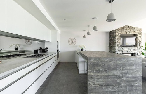 Queenstown Apartment | Alpine Retreat - Panoramic Views