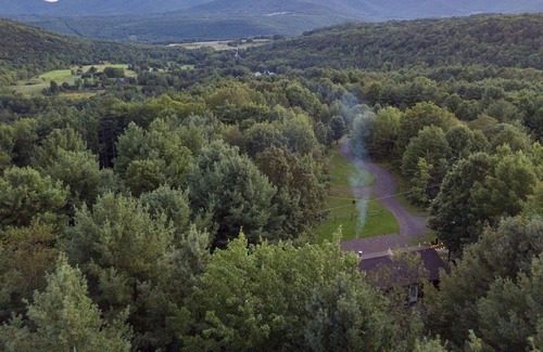 Prattsville Cabin | Alpine Ridge House- Modern Catskills Home by Ski Slopes