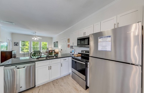 Helen House | Alpine River Suites #501 - Cozy Riverfront Condo w/Overlooking River in Downtown