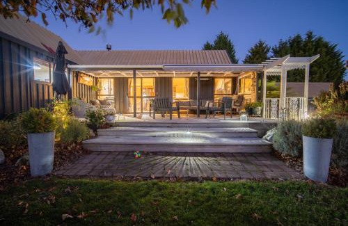 Te Anau Bed & Breakfast | Alpine Rock B&B