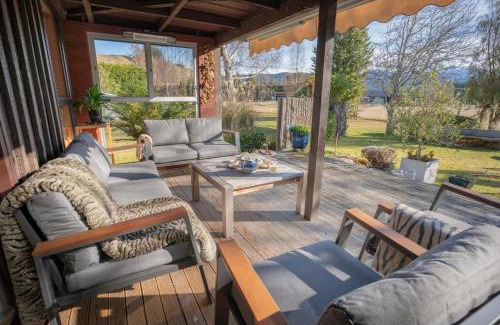 Te Anau Bed & Breakfast | Alpine Rock B&B