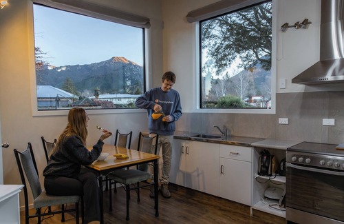 Hanmer Springs Apartment | Alpine Springs Motel | Hot Tub | Unit 10