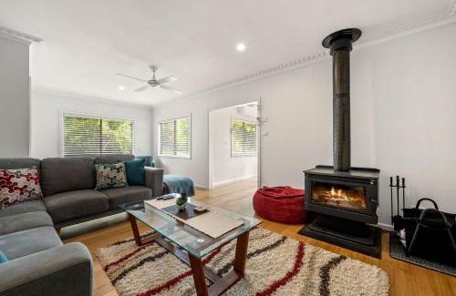 Bright House | Alpine View Cottage