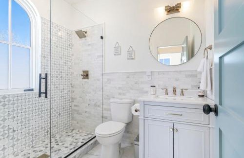 Buena Vista House | Alpine Vista Short Walk Downtown & Stunning Views