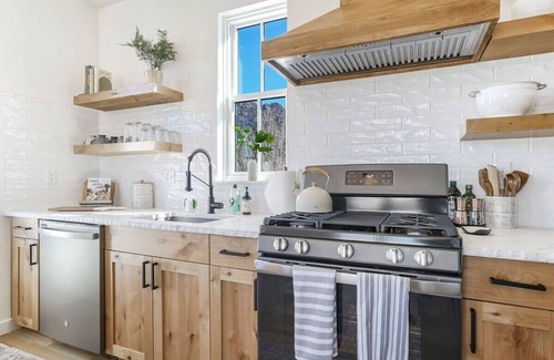 Buena Vista House | Alpine Vista! Walk to Downtown South Main in BV!