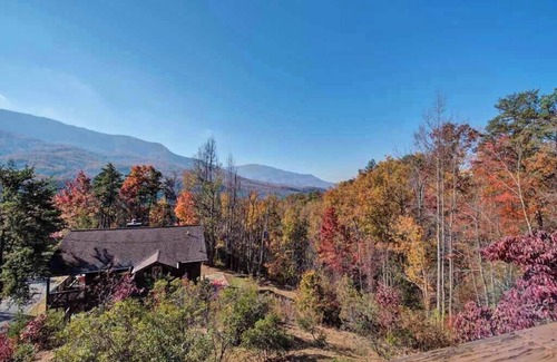 Gatlinburg - Pigeon Forge Cabin | Alpine Windsong
