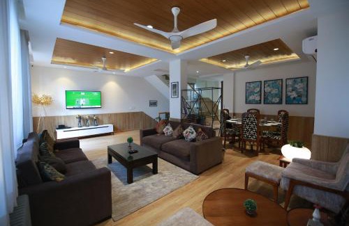 Kasauli Villa | Alpviram Villa, 4 Bhk En-suite villa with elevator