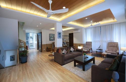 Kasauli Villa | Alpviram Villa, 4 Bhk En-suite villa with elevator
