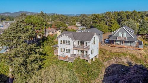 Lincoln Beach House | Alta Marea Shore