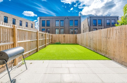 Whittington House | ALTIDO 3-bed house w/garden and parking