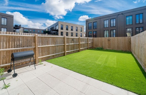 Whittington House | ALTIDO 3-bed house w/garden and parking