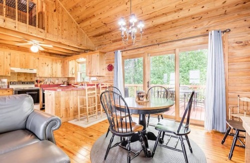 Lynn Cabin | Altitude Adjustment - Cabin with Panoramic Views