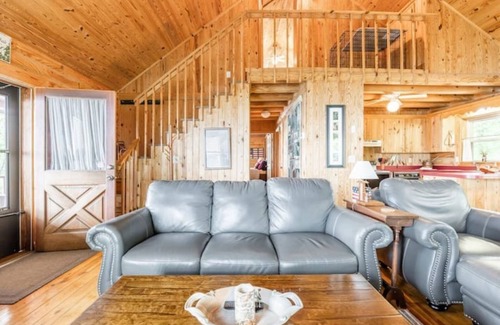 Lynn Cabin | Altitude Adjustment - Cabin with Panoramic Views