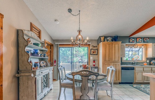 Alto Cabin | Alto Oso Cabin: w/Hot Tub and Pet Friendly