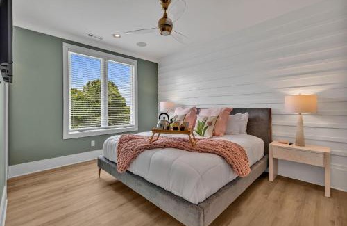 Berry Hill House | Alto-Private Rooftop Deck-8 Mins to Broadway