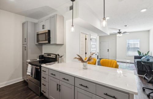 Clarksville Apartment | Alto Q8 I Luxurious & Spacious I Free Parking