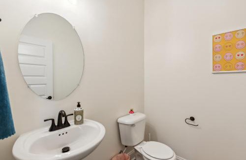 Clarksville Apartment | Alto Q8 I Luxurious & Spacious I Free Parking